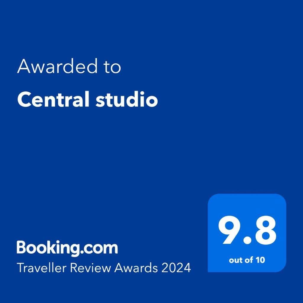 Central Studio Apartman Bukarest Kültér fotó